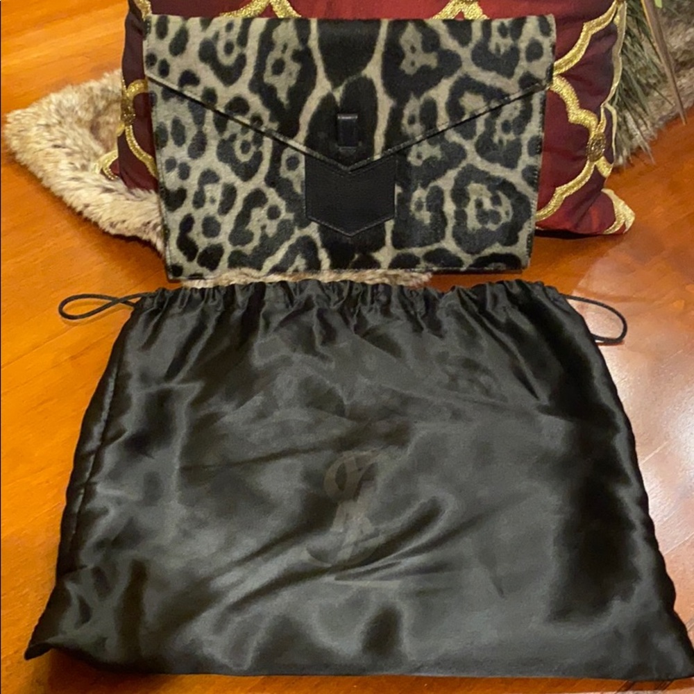 ⚫️⚪️”RARE FIND!! YSL EVENING/CLUTCH”⚪️⚫️ - Picture 10 of 12